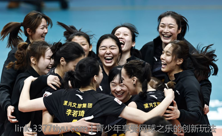 青少年享受网球之乐的创新玩法